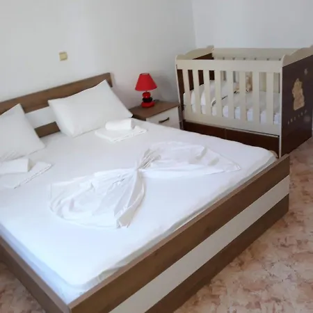 Familiar Apartments!near The & Butrinti Lake! Lejlighed Ksamil