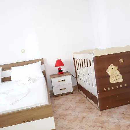 아파트 Familiar Apartments!near The & Butrinti Lake!